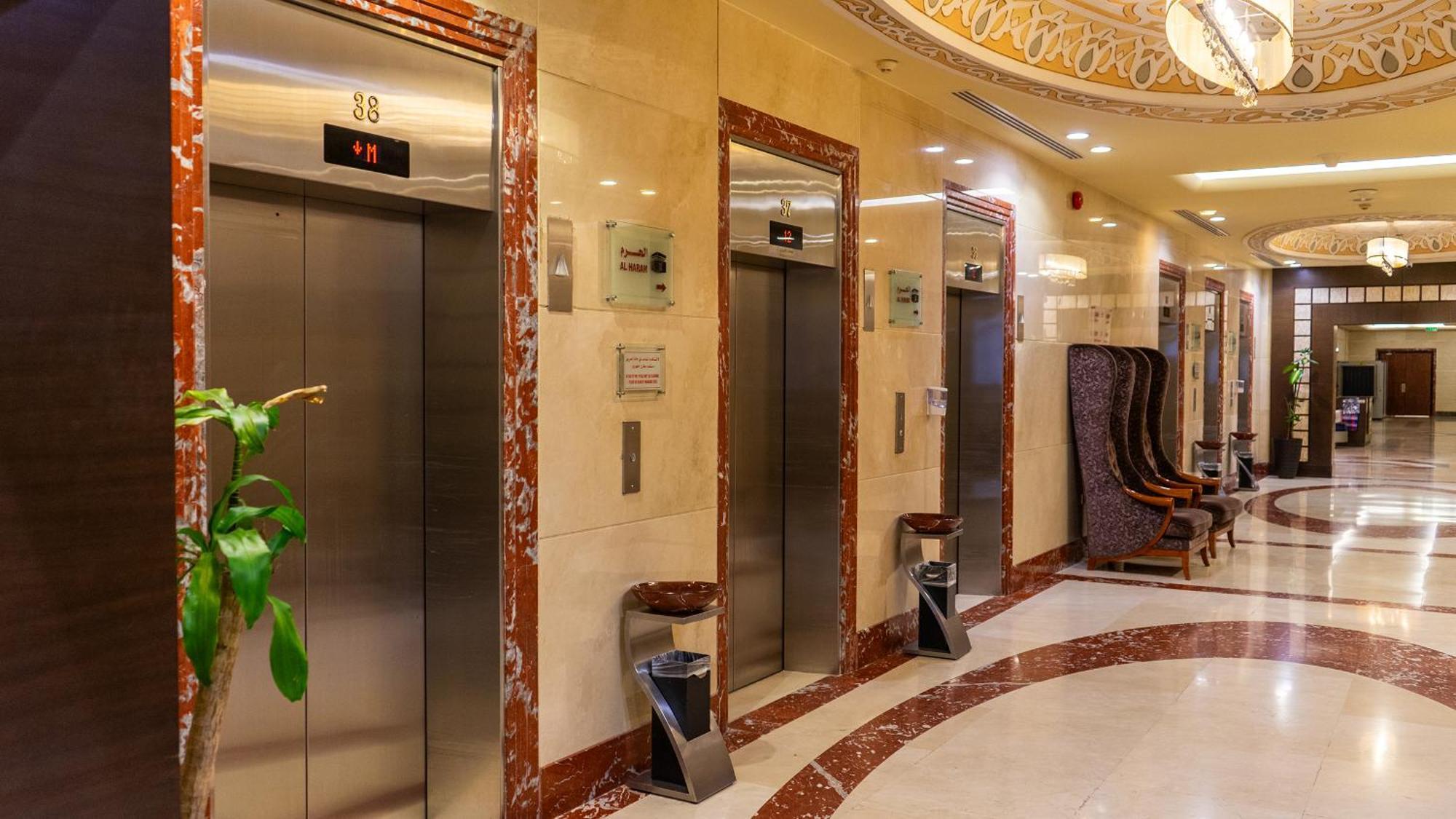 Al Safwah Hotel Third Tower 3 La Mecque Extérieur photo Elevators in a hotel