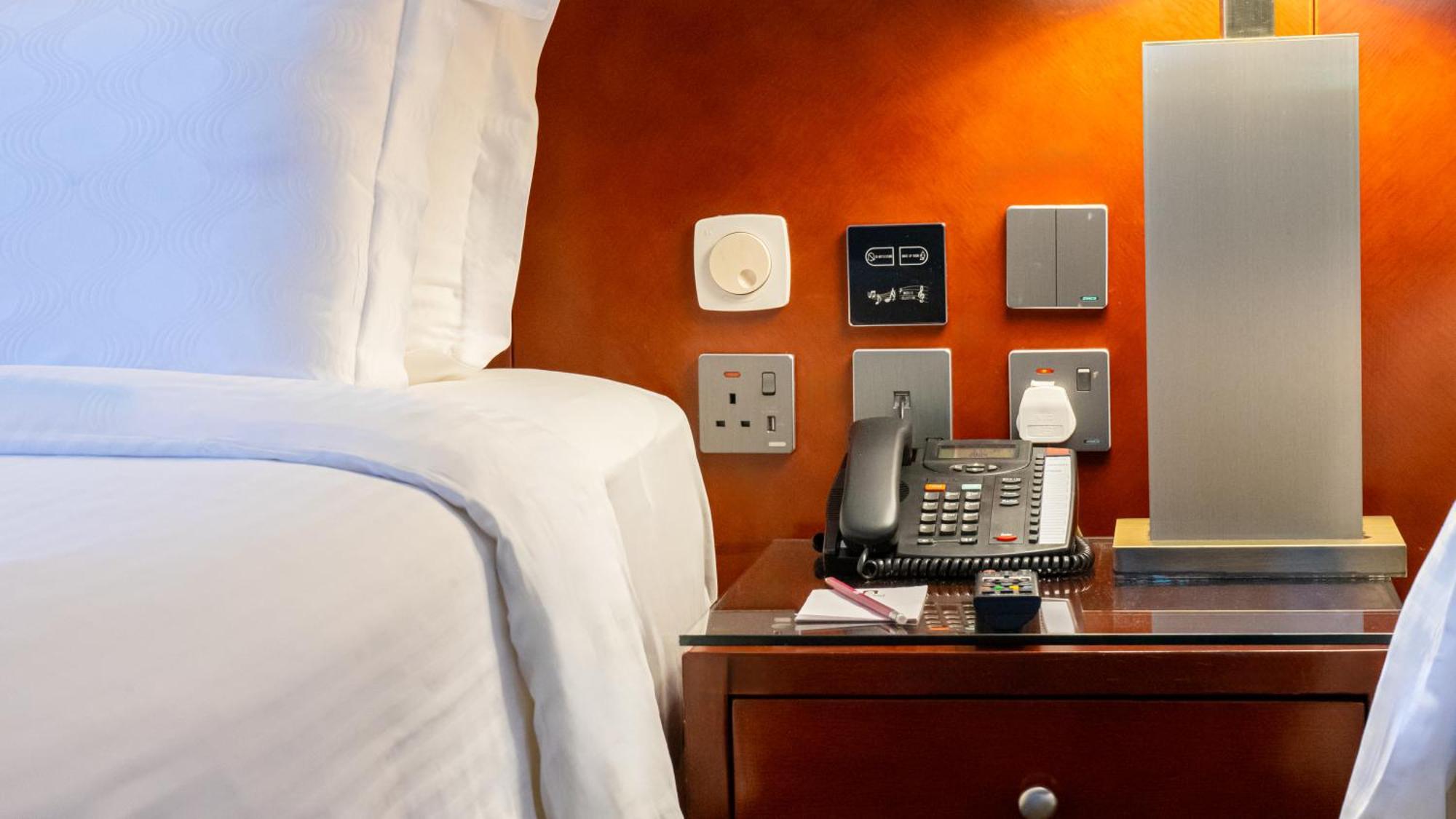 Al Safwah Hotel Third Tower 3 La Mecque Extérieur photo A telephone in a hotel room